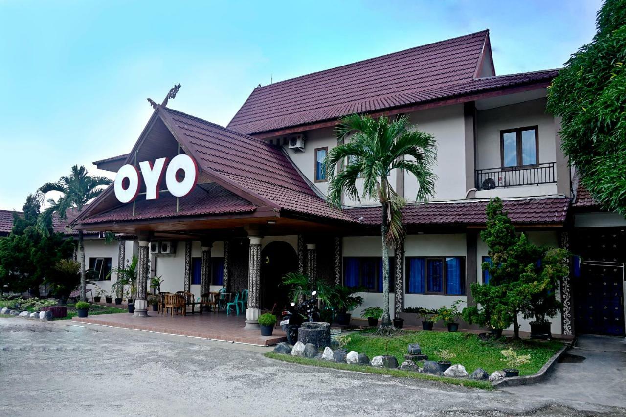 Oyo 627 Tirta Kencana Syariah Hotel Pekanbaru Exterior foto