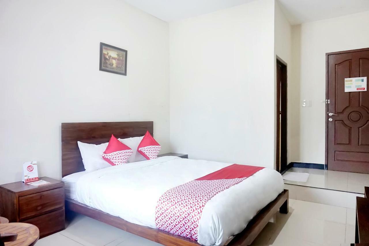 Oyo 627 Tirta Kencana Syariah Hotel Pekanbaru Exterior foto